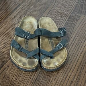 Birkenstock black Mayari strappy toe loop sandals sz 6